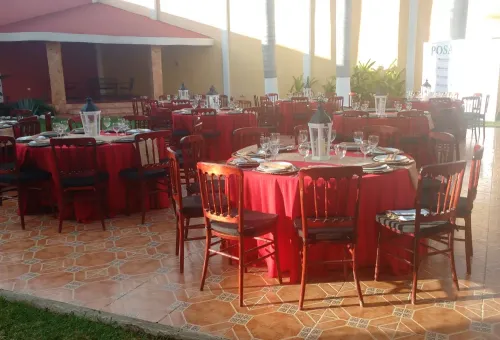 renta de mesas y sillas para eventos sociales en Mérida